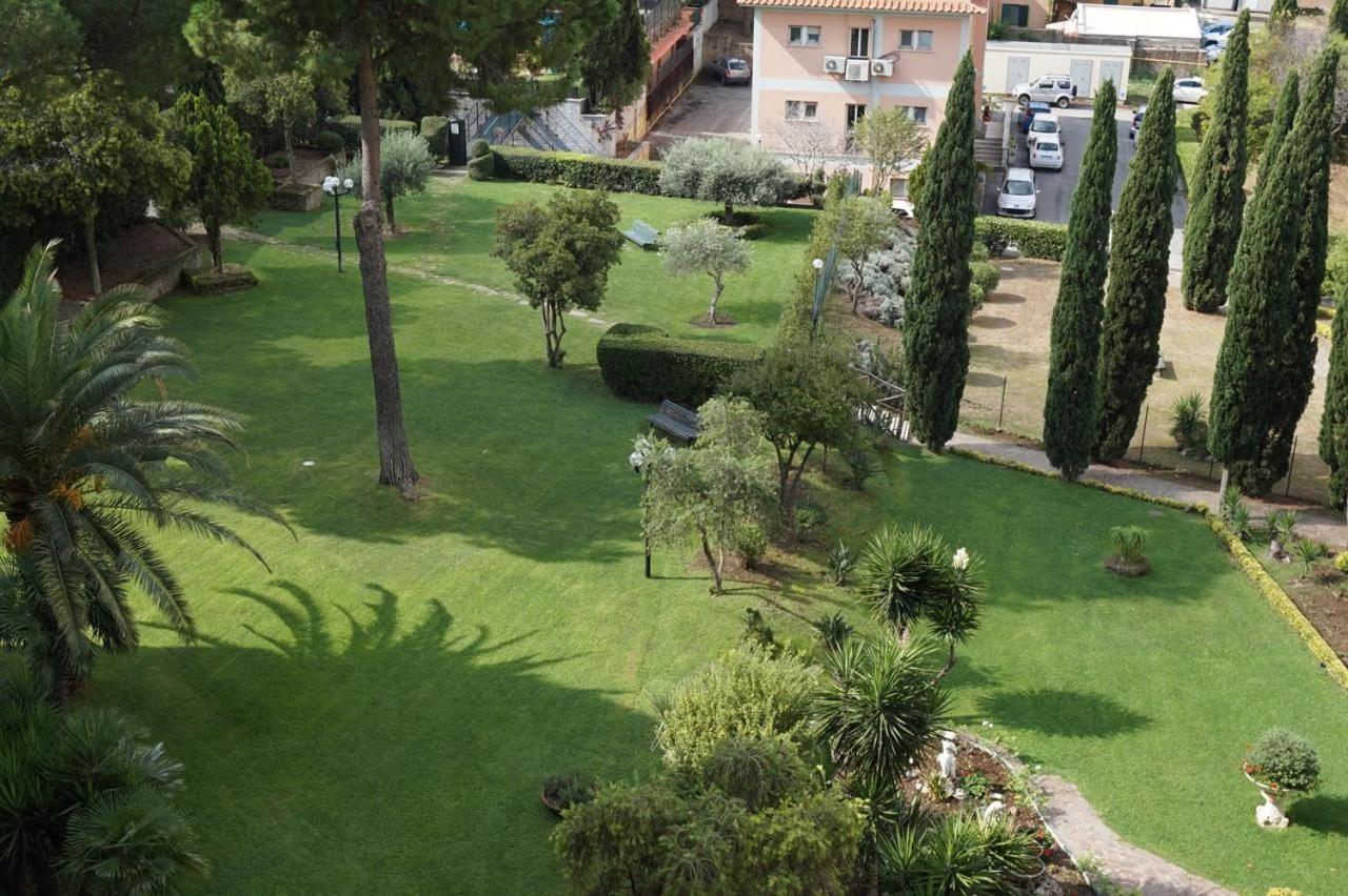 Parco Tirreno Hotel Рим Екстериор снимка