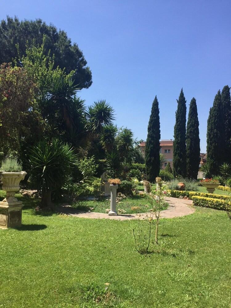 Parco Tirreno Hotel Рим Екстериор снимка