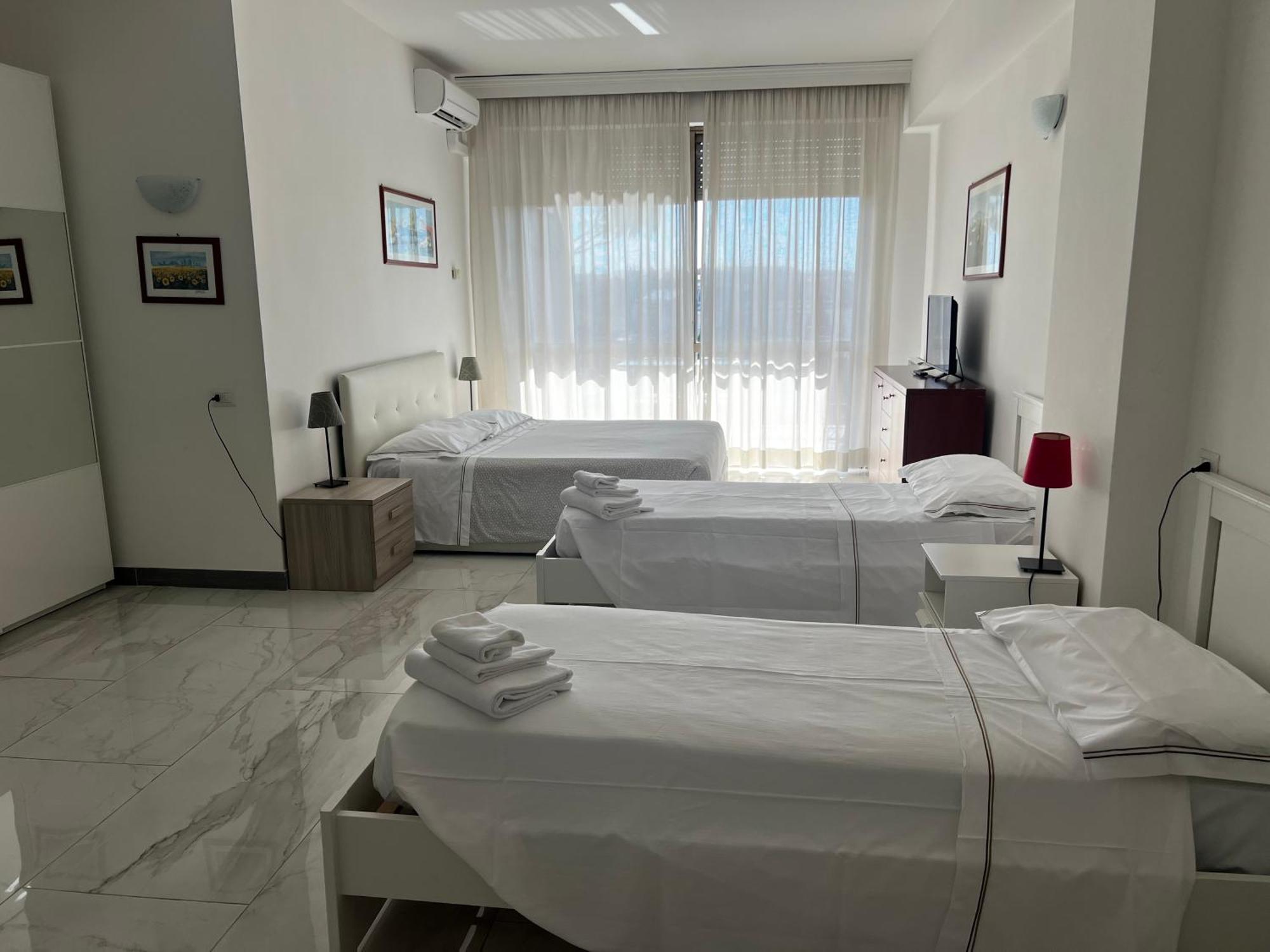 Parco Tirreno Hotel Рим Екстериор снимка