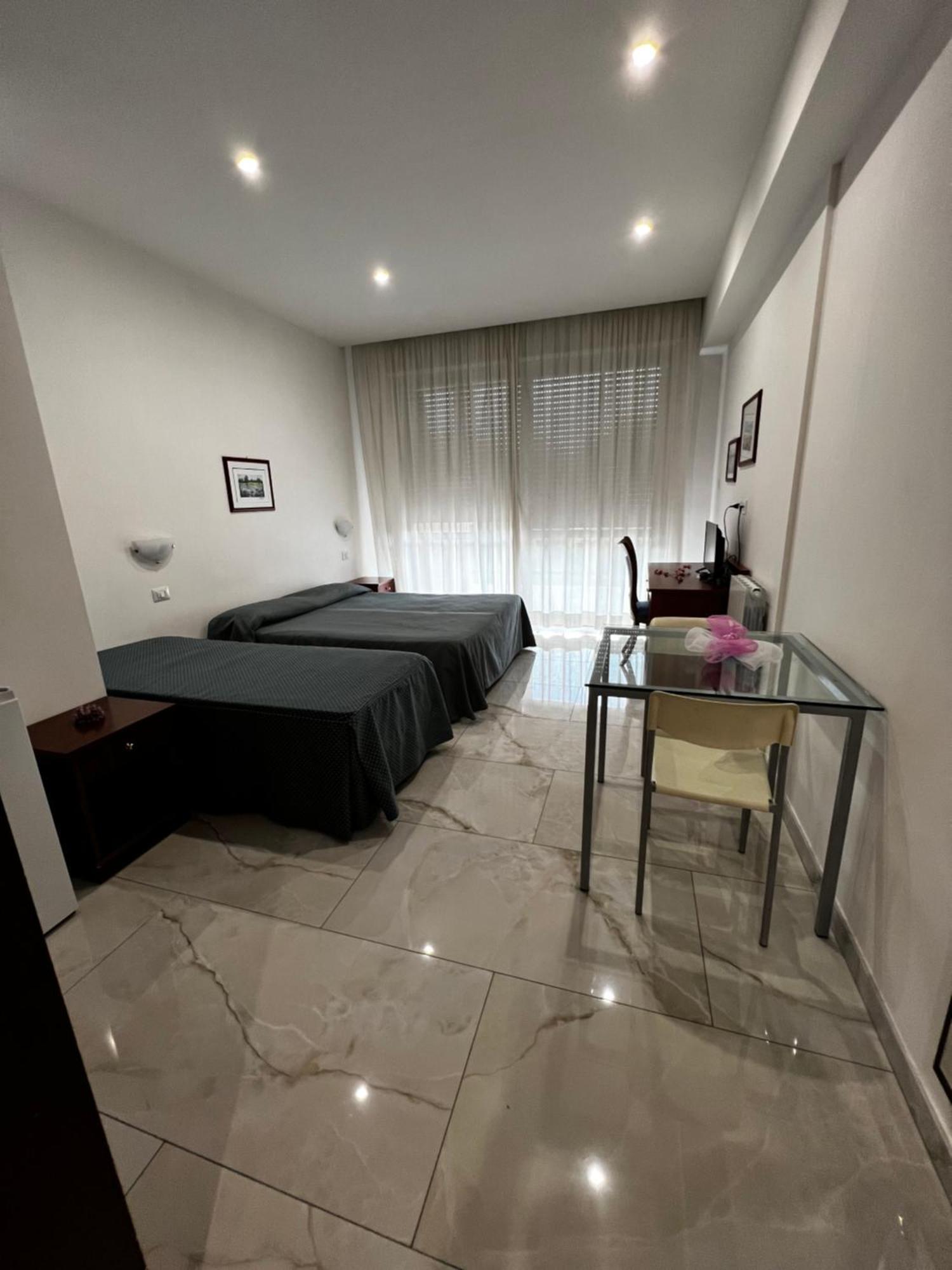 Parco Tirreno Hotel Рим Екстериор снимка