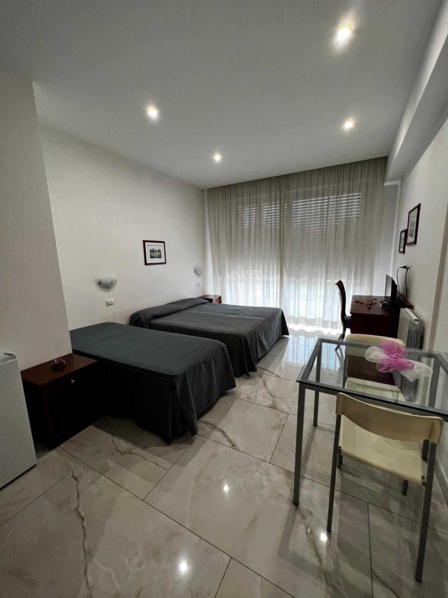 Parco Tirreno Hotel Рим Екстериор снимка