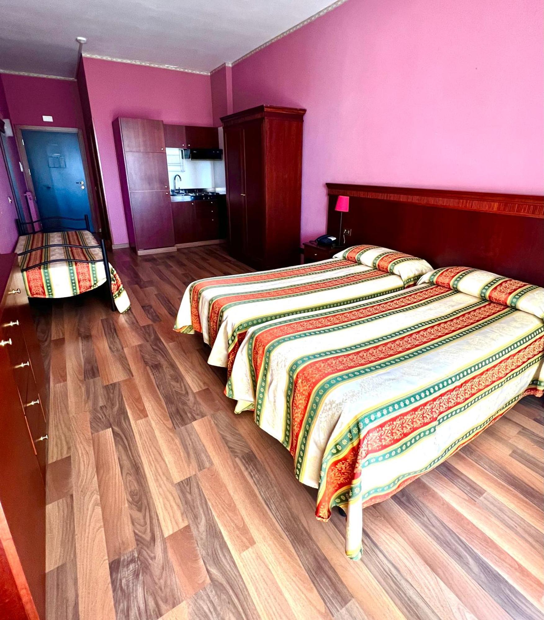 Parco Tirreno Hotel Рим Екстериор снимка